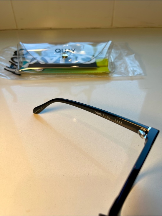 QUAY Come Thru Black Frame / Black Fade Lens - Cat Eye Sunglasses - NWT! main image 7